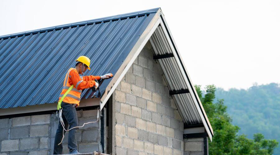 Professional residential roofers in Boling, TX